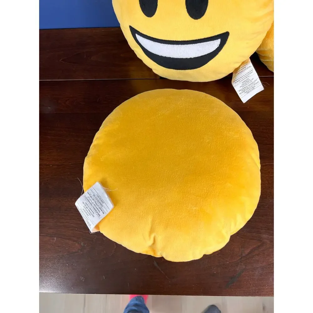 Set of 3 Emojis Throw Pillows